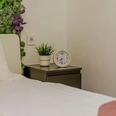 Oktogonsuite - Quiethome In Soho Apartment Budapest
